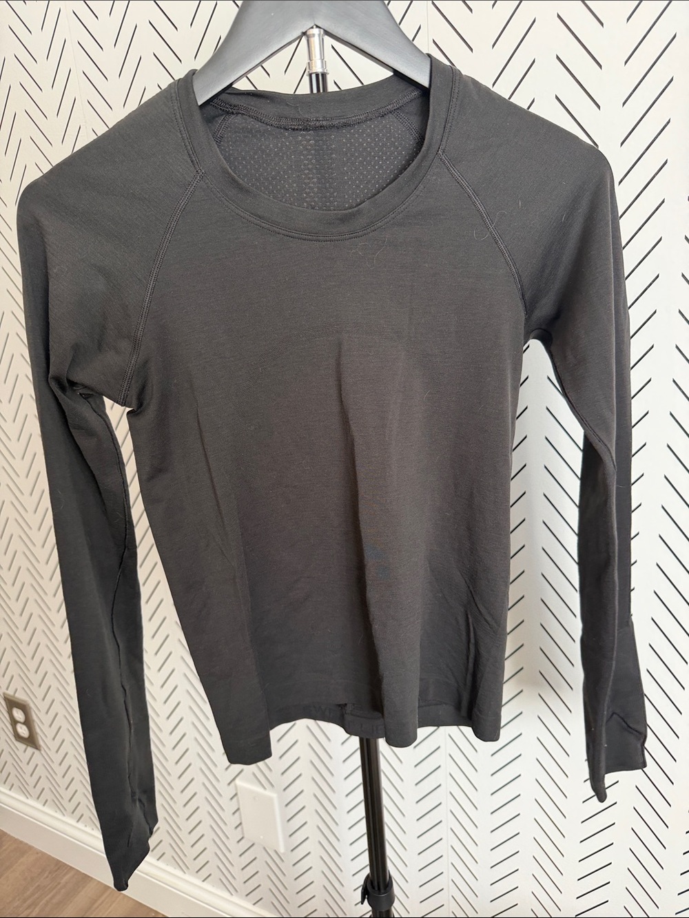 lululemon athletica Black Long-Sleeve Crew crop